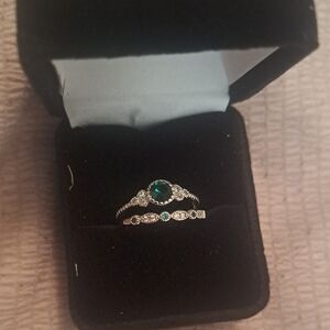 Stunning Silver and Green Ring Set